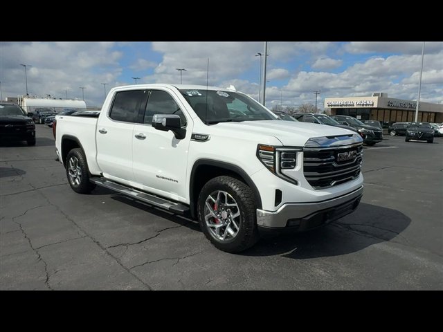 Used 2023 GMC Sierra 1500 SLT w/ SLT Premium Package image 2