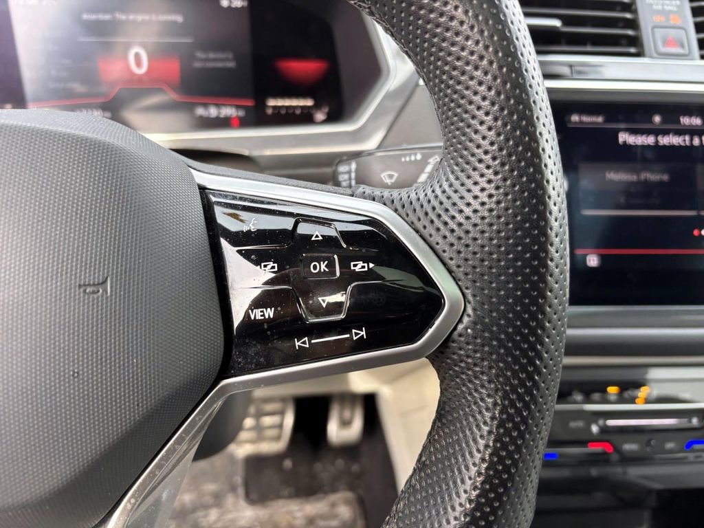 Used 2022 Volkswagen Tiguan SE R-Line image 18