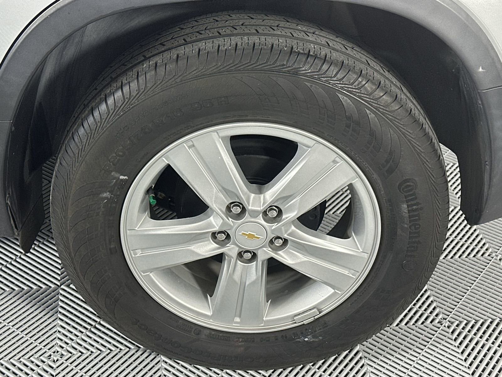 Used 2021 Chevrolet Trax LS w/ Tint and Cruise Package image 10