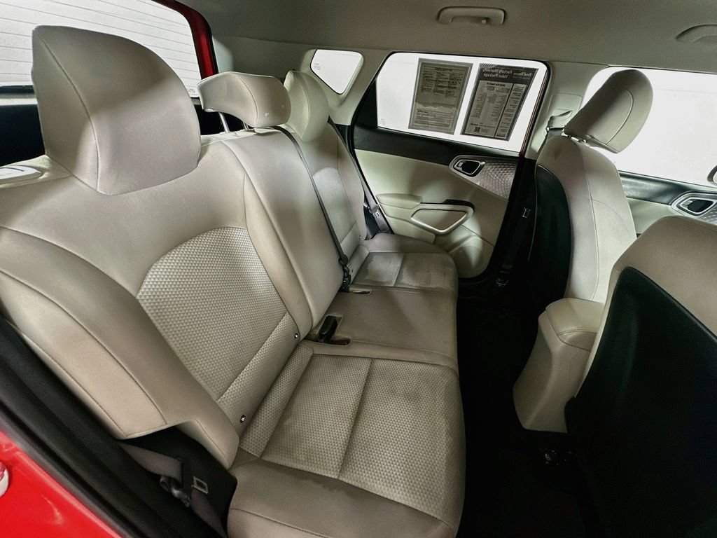 Certified 2023 Kia Soul LX FWD image 27