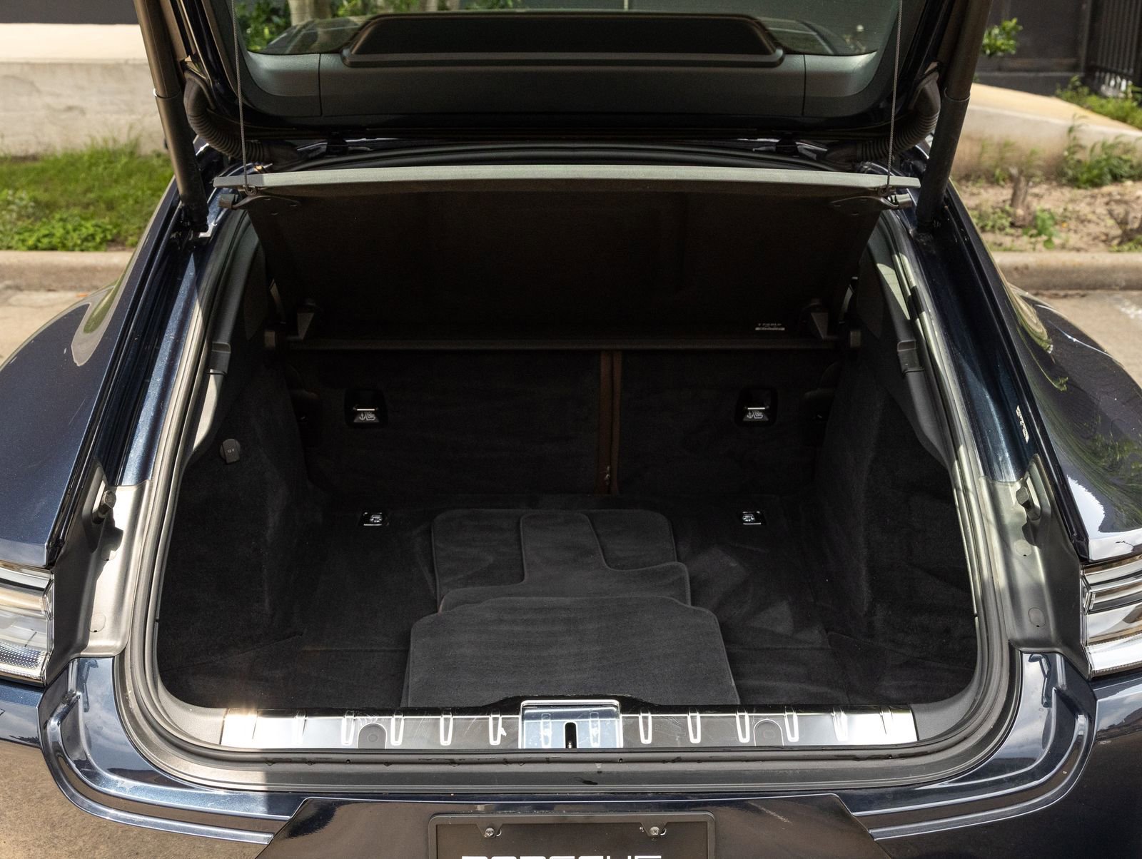 Certified 2023 Porsche Panamera 4 Platinum Edition AWD/4WD image 31