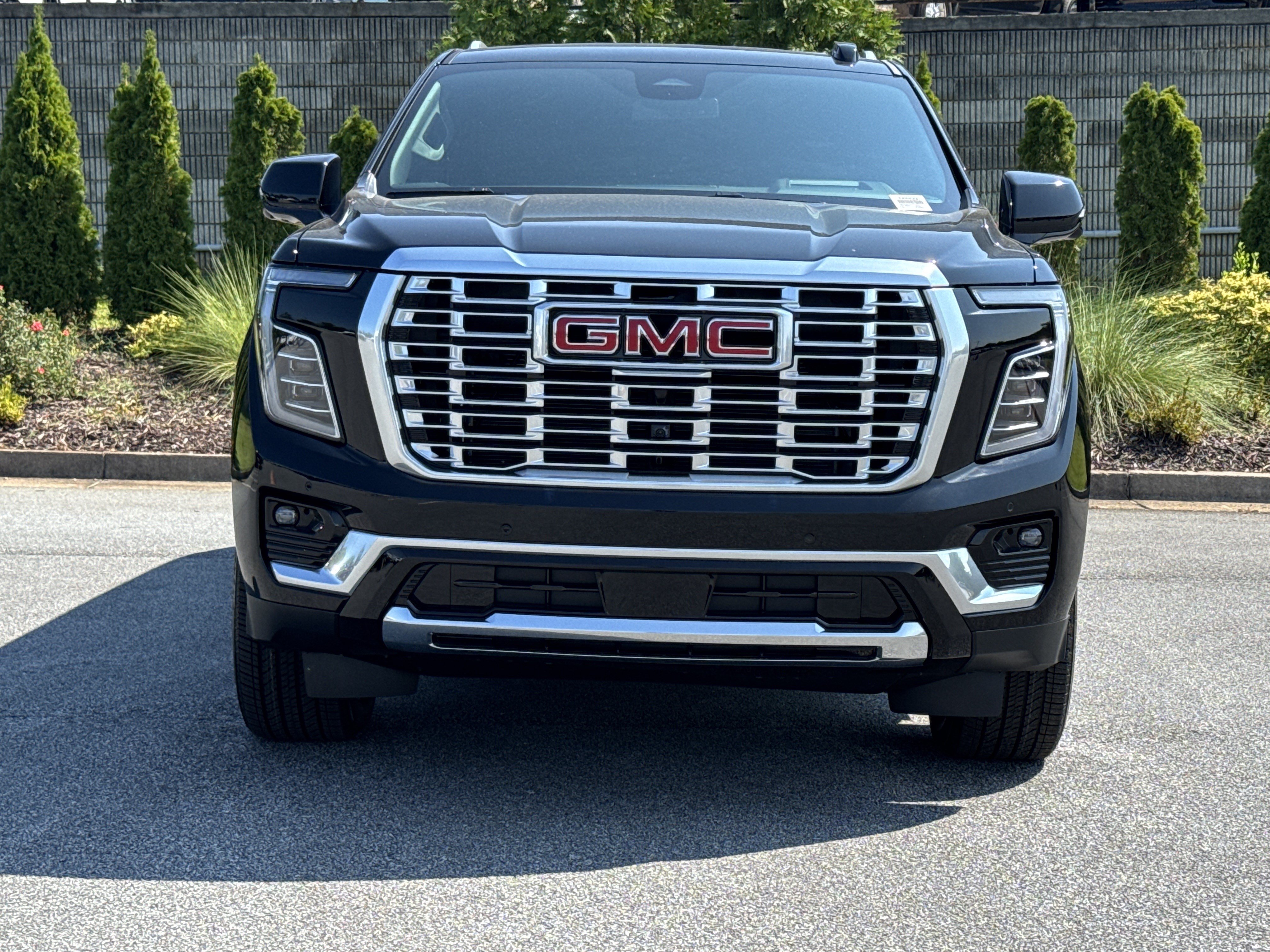New 2026 GMC Yukon XL Denali w/ Sun & Power Step Package AWD/4WD image 3