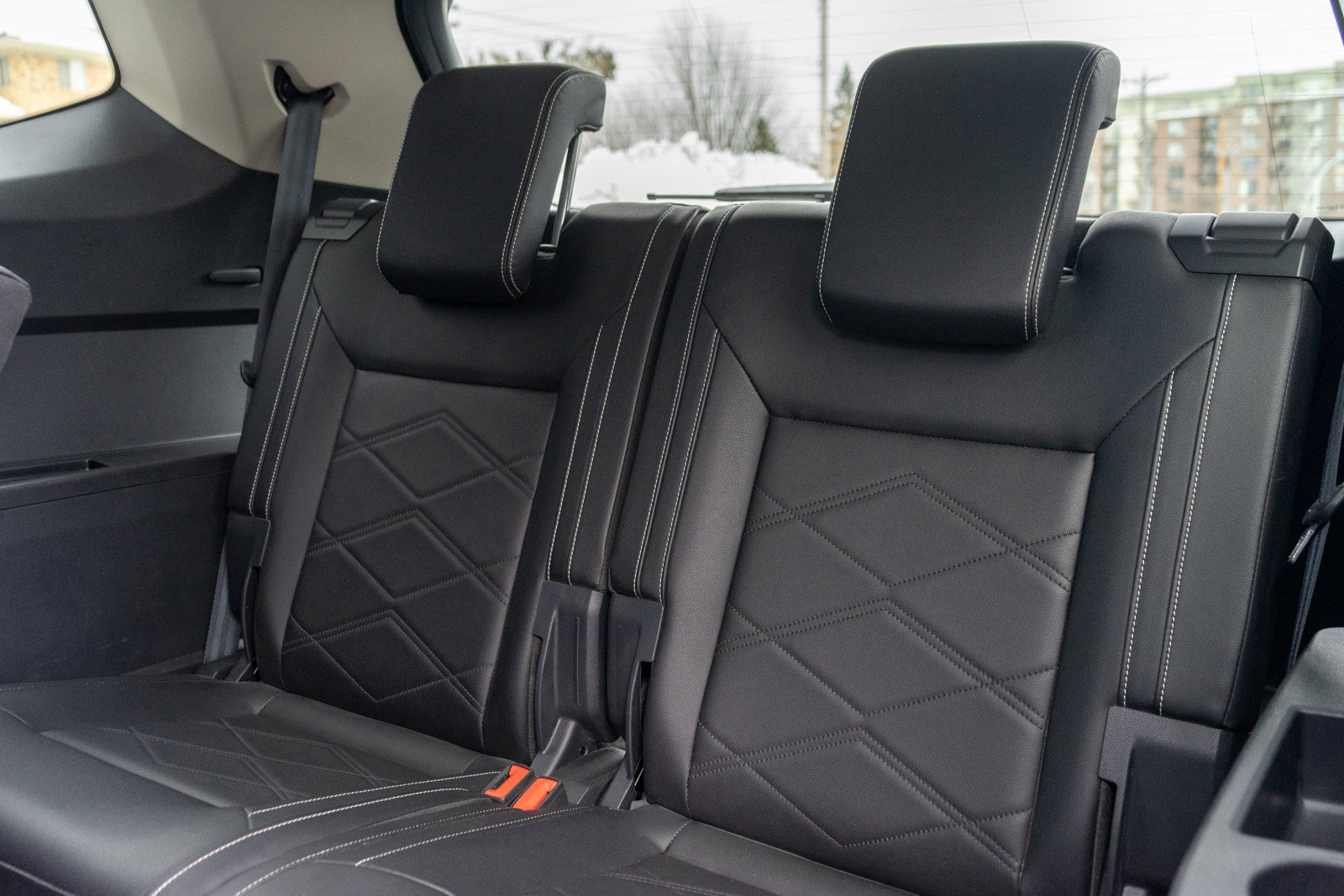 Used 2025 Volkswagen Atlas SE image 30