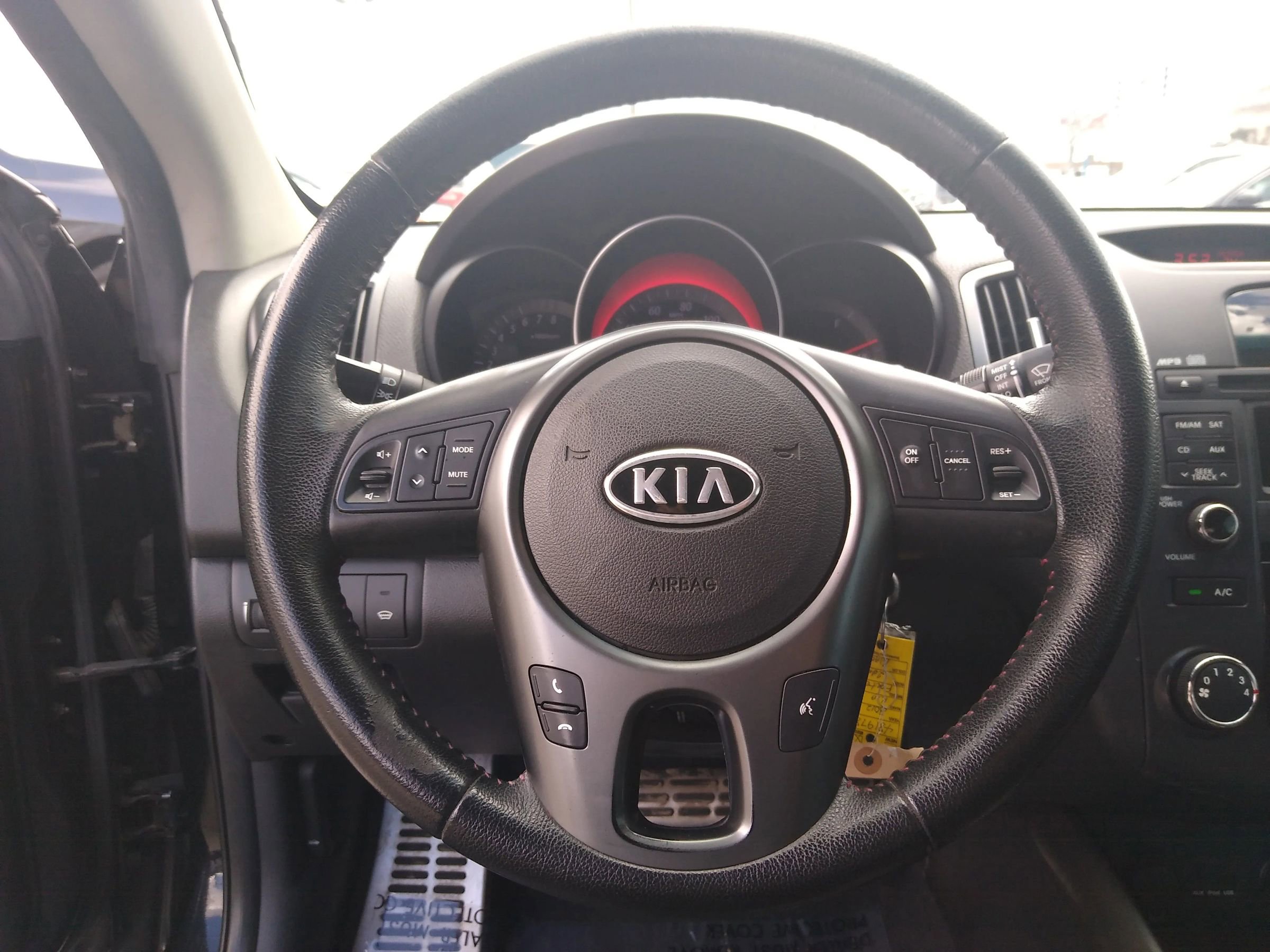 Used 2012 Kia Forte Koup SX w/ Leather Pkg image 16