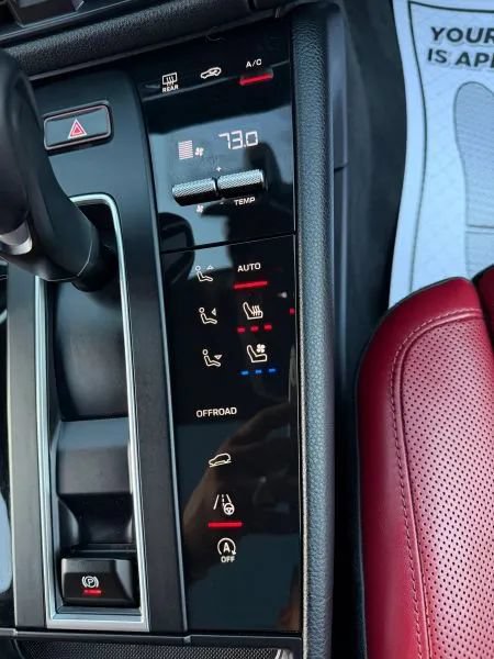 Used 2023 Porsche Macan AWD/4WD image 38