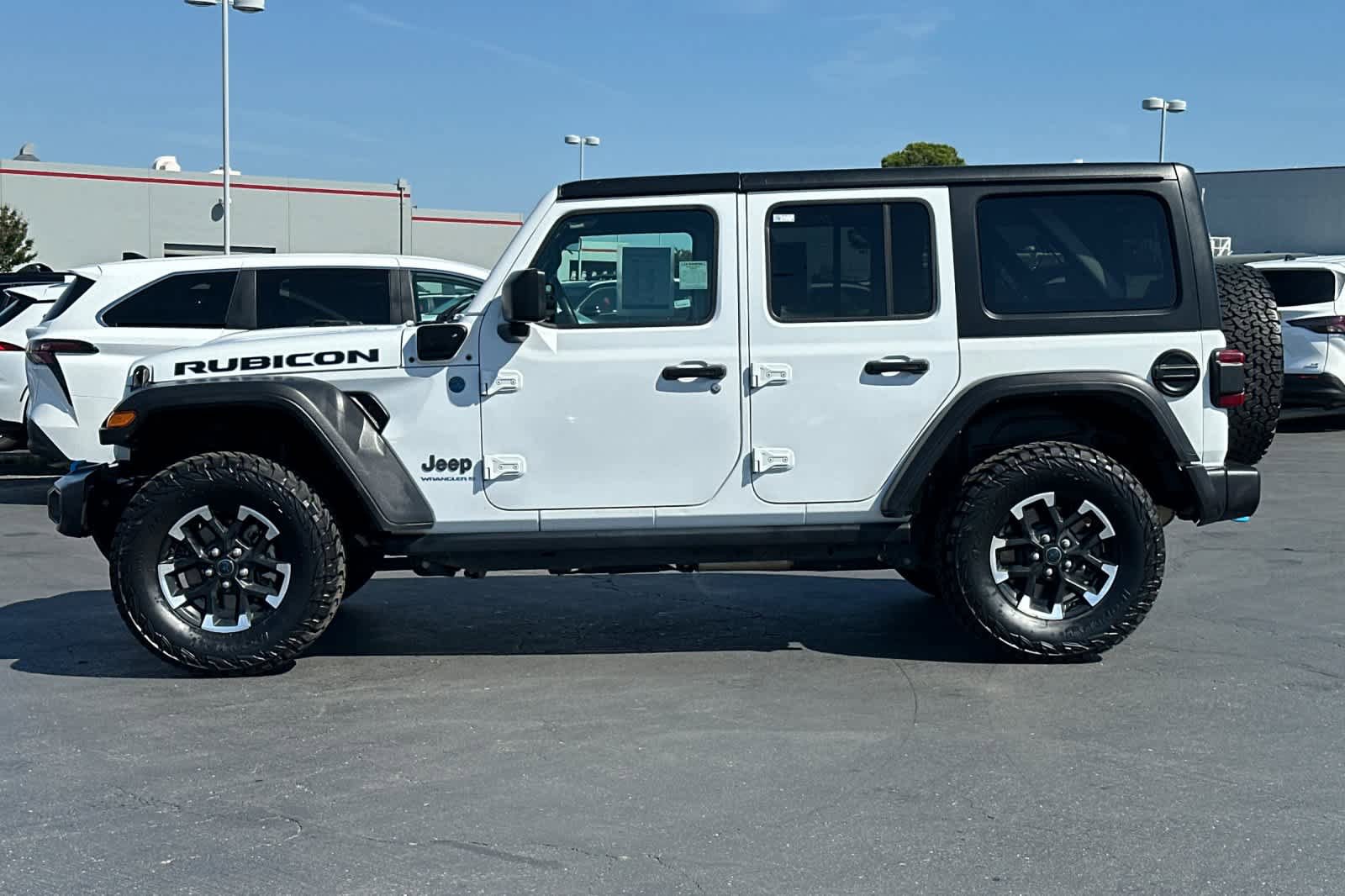 Used 2024 Jeep Wrangler Unlimited Rubicon 4xe AWD/4WD image 9