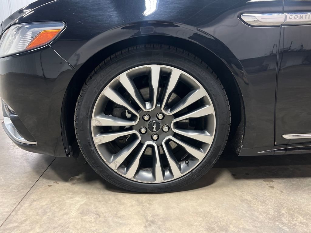 Used 2019 Lincoln Continental Select w/ Continental Climate Package image 26