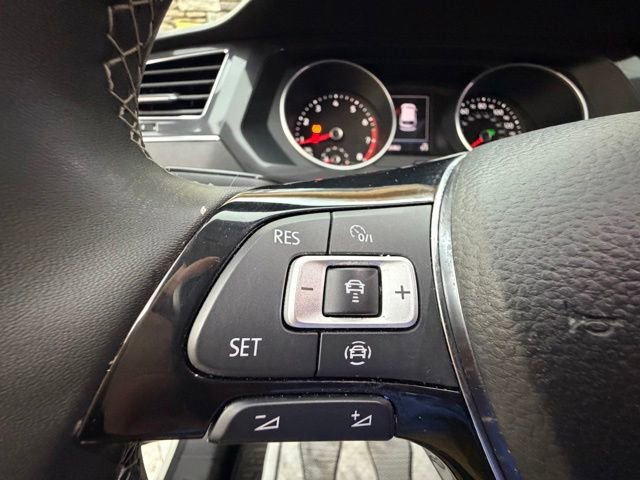 Used 2021 Volkswagen Tiguan SE w/ Panoramic Sunroof Package AWD/4WD image 22