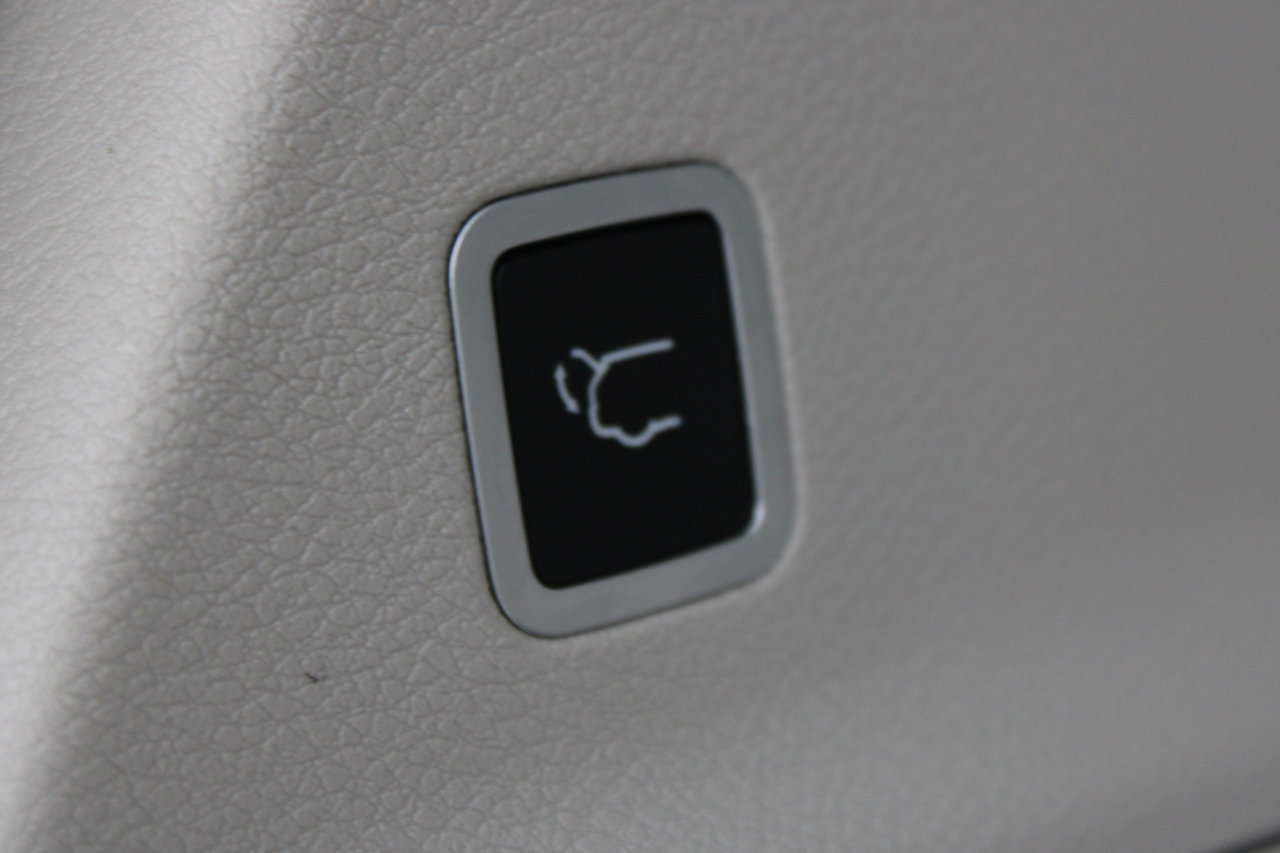 Used 2018 Chrysler Pacifica Limited image 11