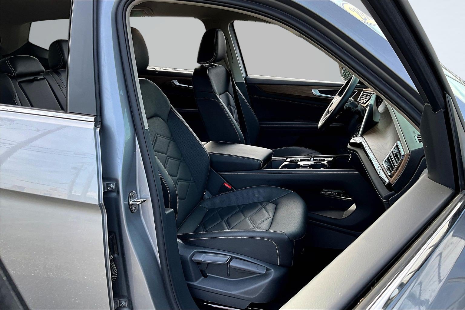 Used 2026 Volkswagen Atlas SE FWD image 26