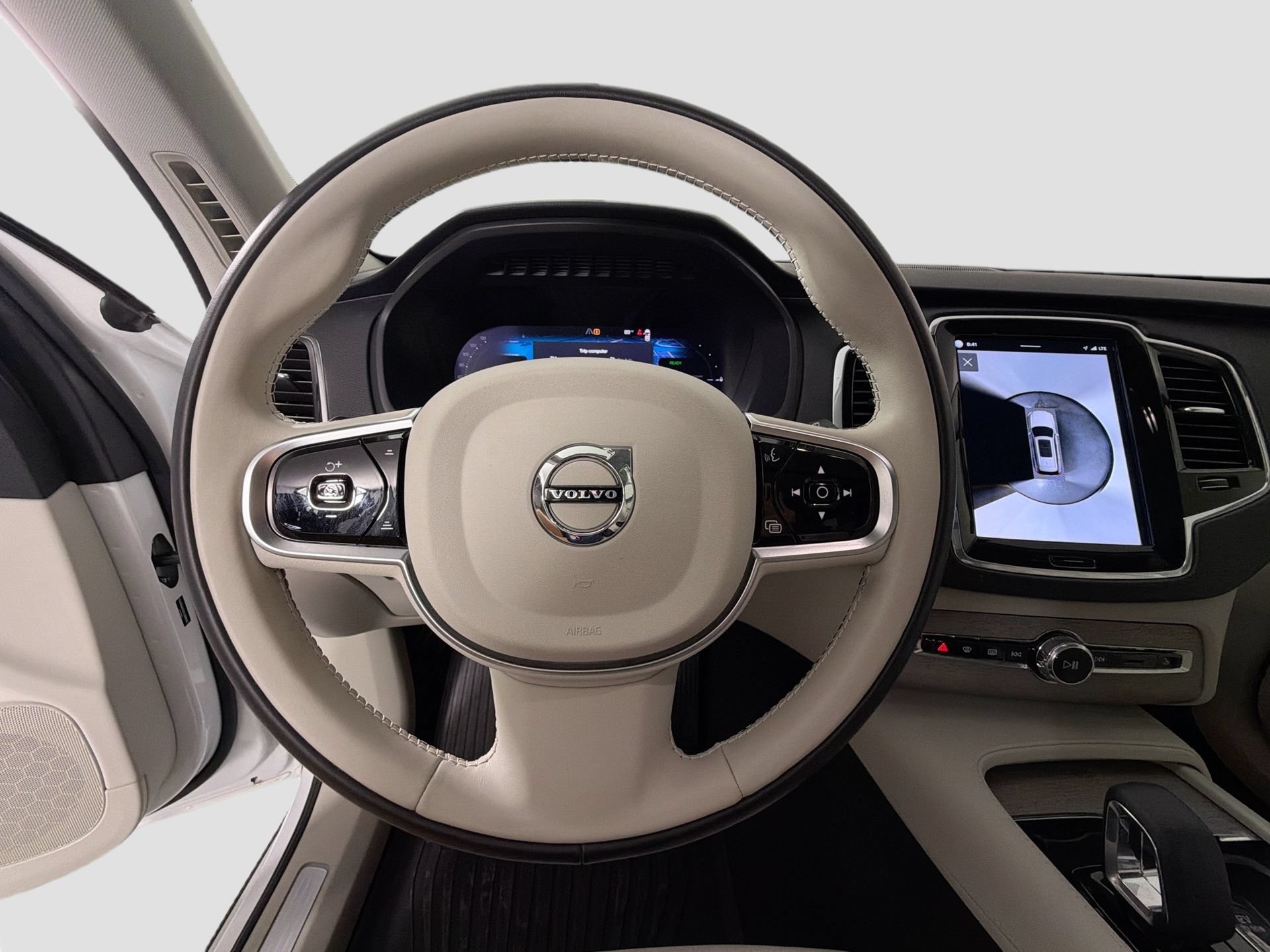 Certified 2025 Volvo XC90 T8 Plus w/ Protection Package Premier AWD/4WD image 12