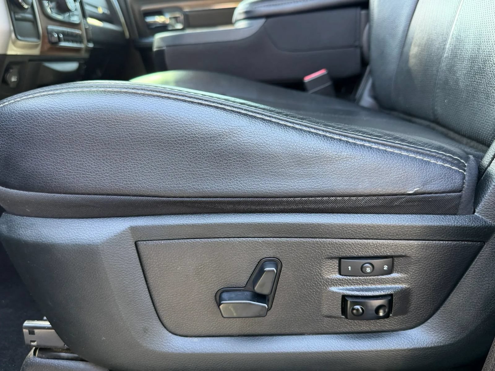 Used 2018 RAM 2500 Laramie w/ Convenience Group AWD/4WD image 16
