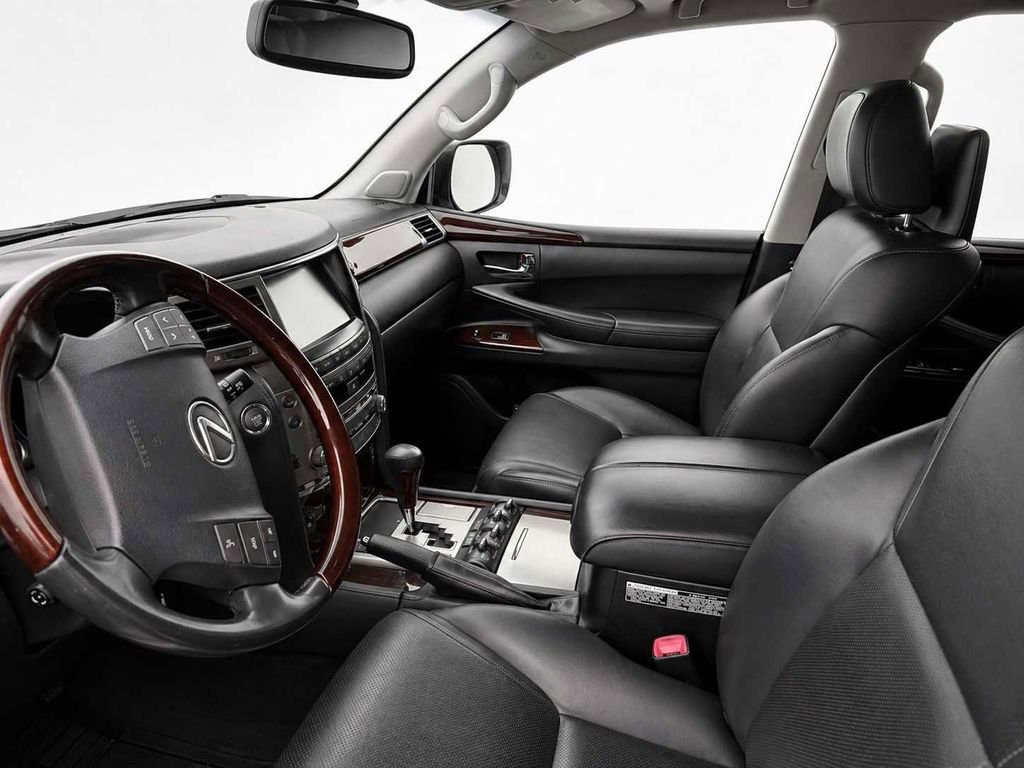 Used 2014 Lexus LX 570 4WD w/ Luxury Package image 11
