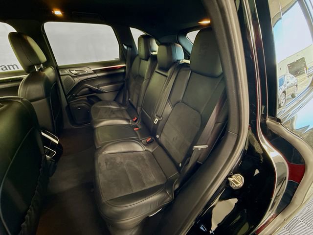 Used 2017 Porsche Cayenne Platinum Edition image 24