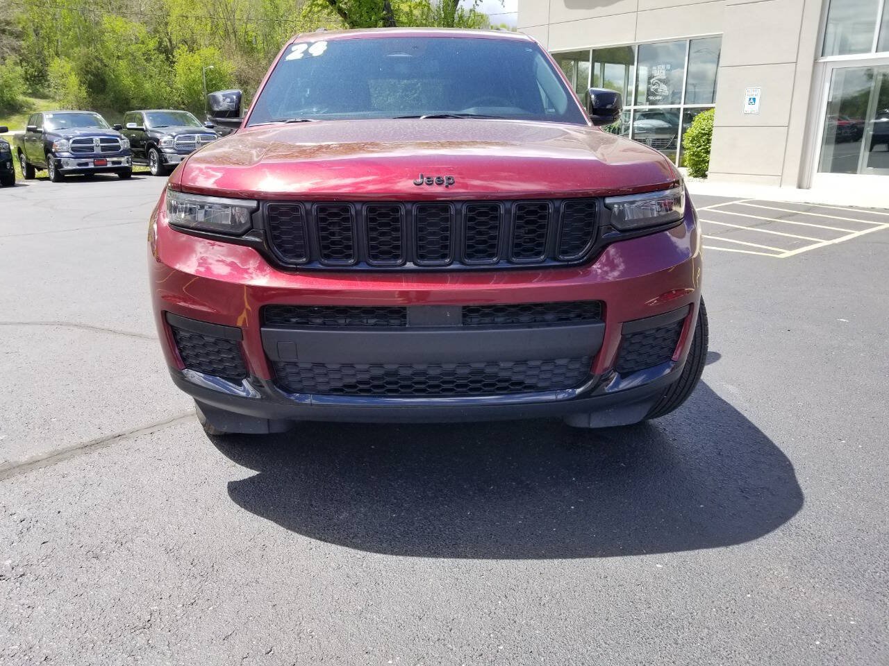 Certified 2024 Jeep Grand Cherokee L Altitude AWD/4WD image 2