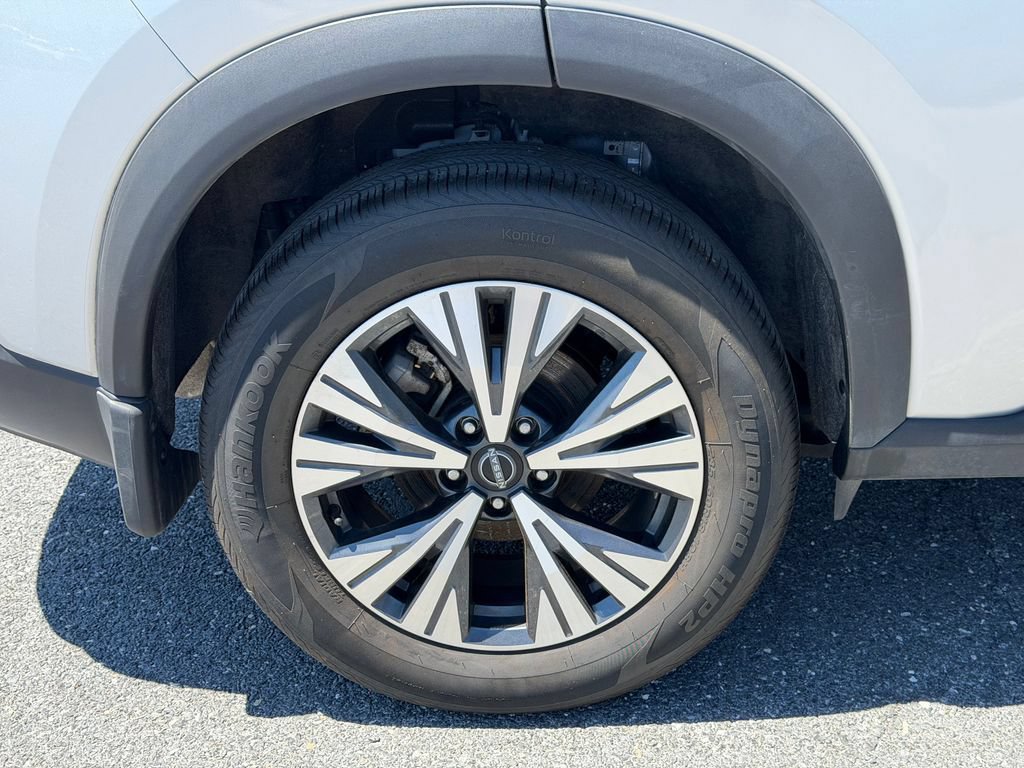 Used 2023 Nissan Rogue SV AWD/4WD image 13