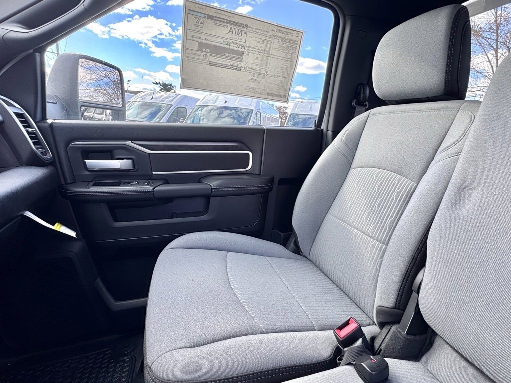New 2024 RAM 4500 SLT w/ Quick Order Package 2YG SLT image 15