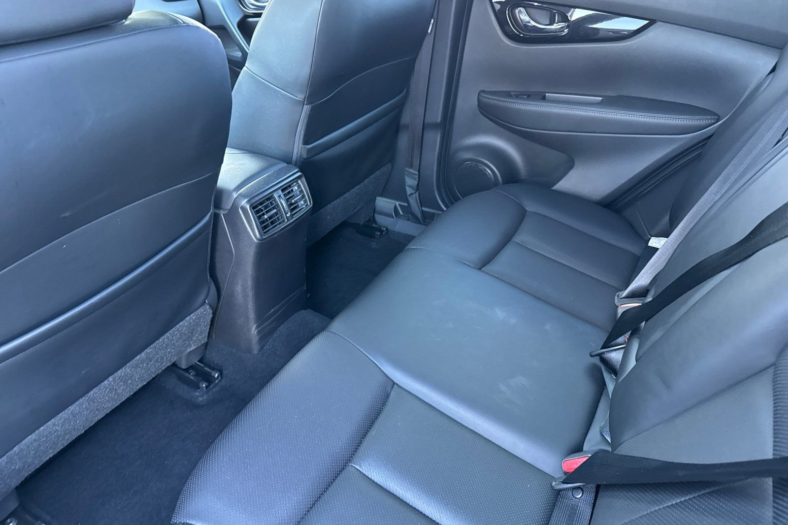 Used 2022 Nissan Rogue Sport SL image 12