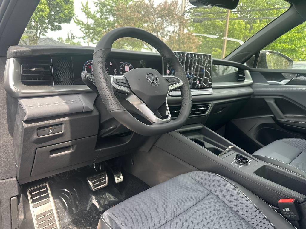 New 2026 Volkswagen Tiguan SE R-Line AWD/4WD image 11