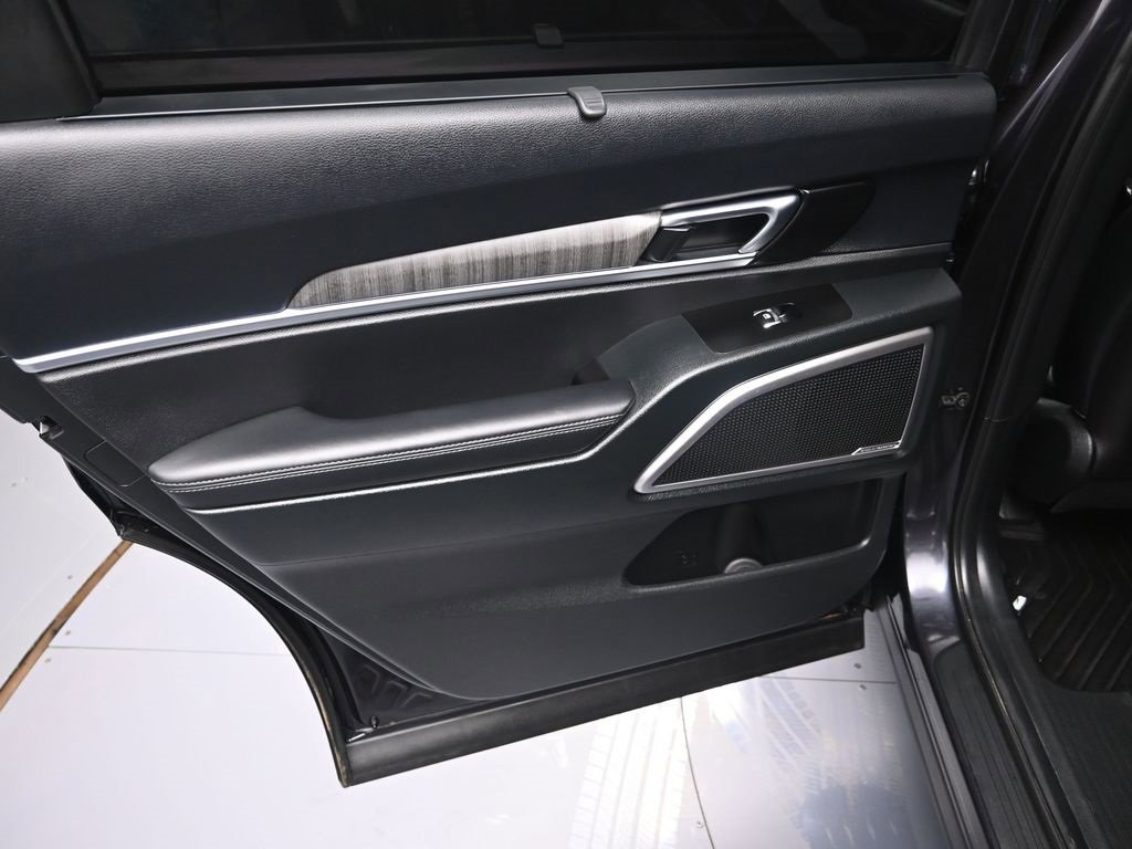 Certified 2025 Kia Telluride EX image 29