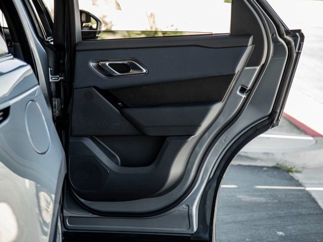 Used 2025 Land Rover Range Rover Velar Dynamic SE image 23