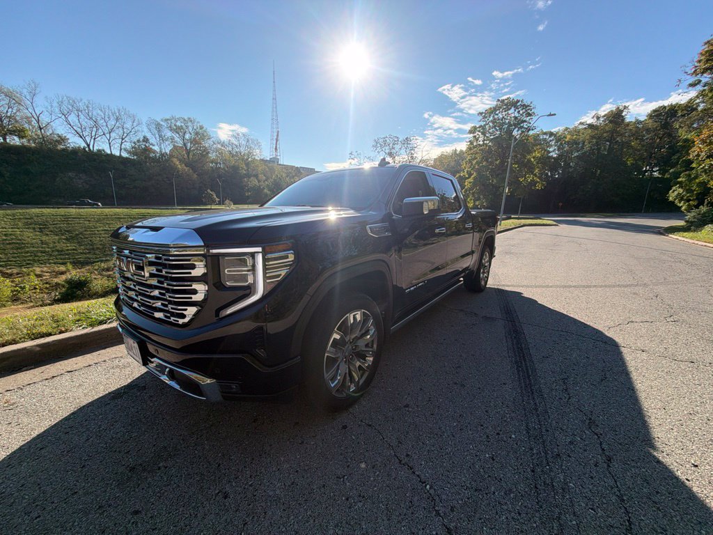 Used 2026 GMC Sierra 1500 Denali AWD/4WD image 2