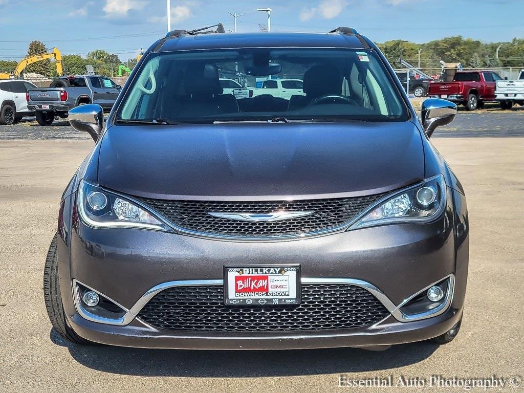 Used 2017 Chrysler Pacifica Limited image 5