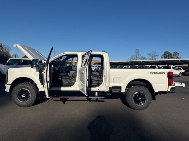 New 2026 Ford F250 Platinum w/ Tremor Off-Road Package AWD/4WD image 27