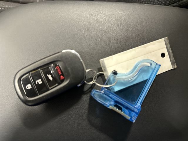 Used 2025 Honda HR-V LX image 32