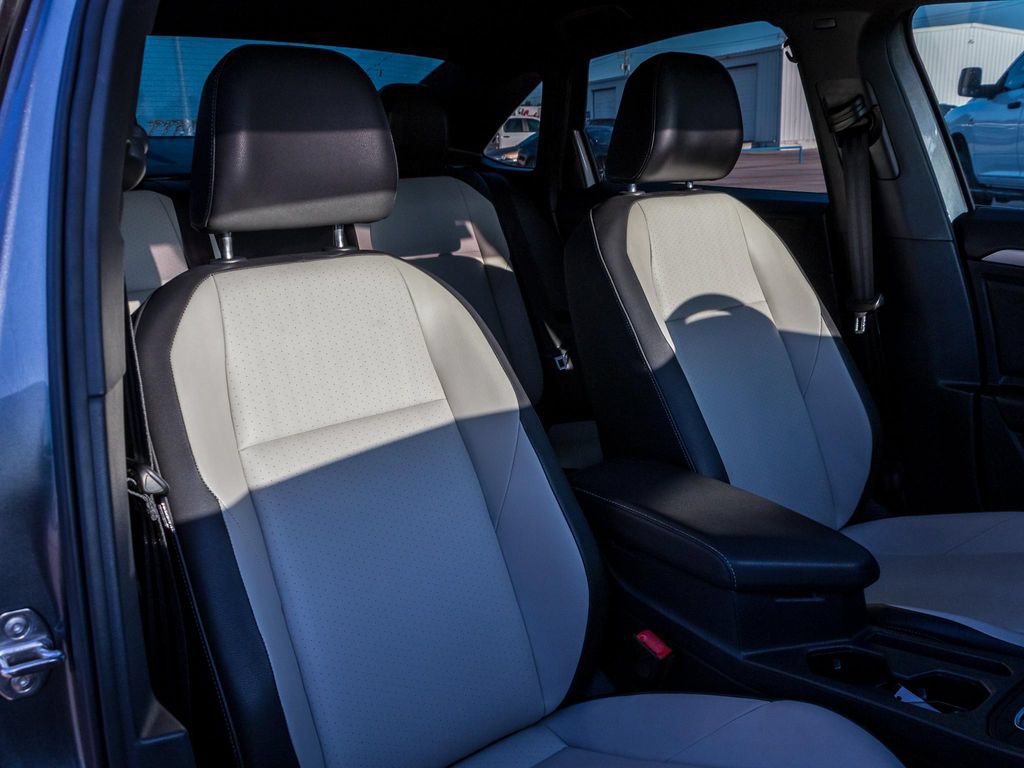 Used 2020 Volkswagen Jetta R-Line FWD image 13