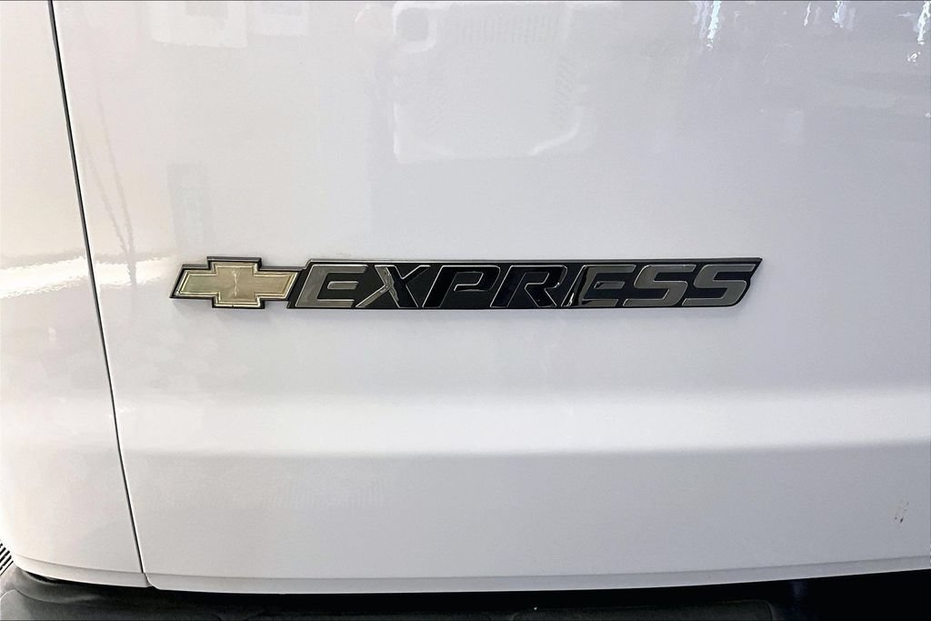 Used 2025 Chevrolet Express 2500 w/ Driver Convenience Package RWD image 30