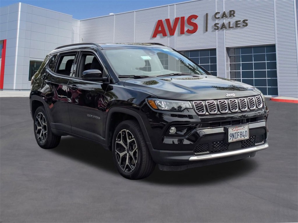 Used 2025 Jeep Compass Limited image 3
