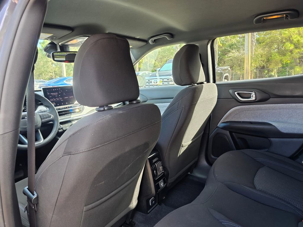Used 2024 Jeep Compass Sport image 23