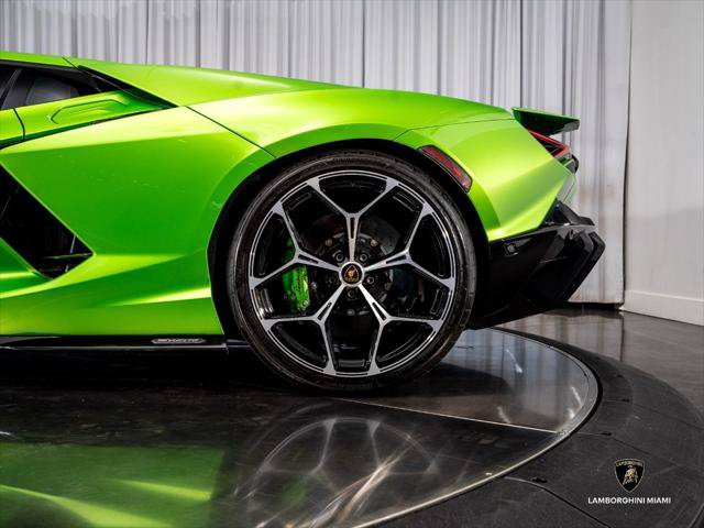 Used 2024 Lamborghini Revuelto AWD/4WD image 12