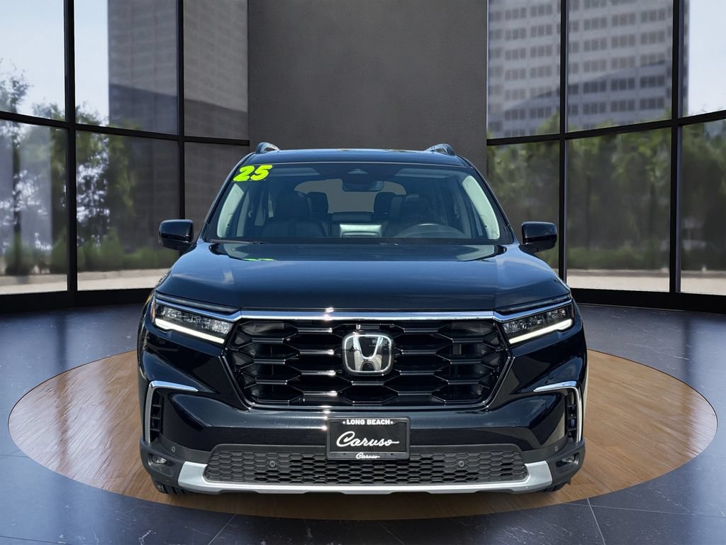 Used 2025 Honda Pilot Touring image 8