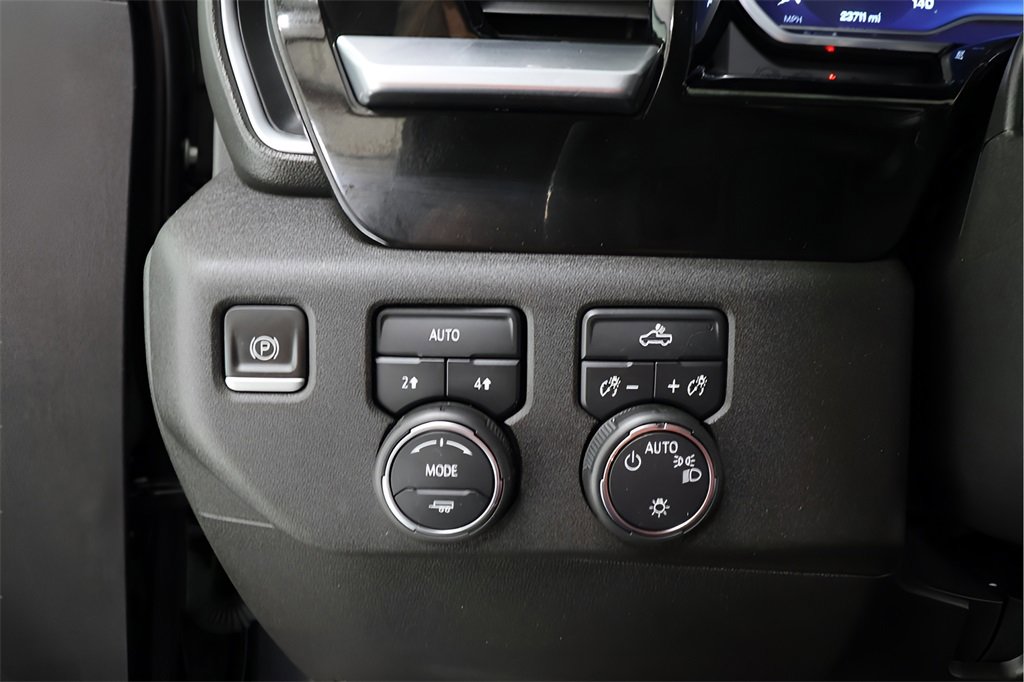 Used 2022 Chevrolet Silverado 1500 LT image 17