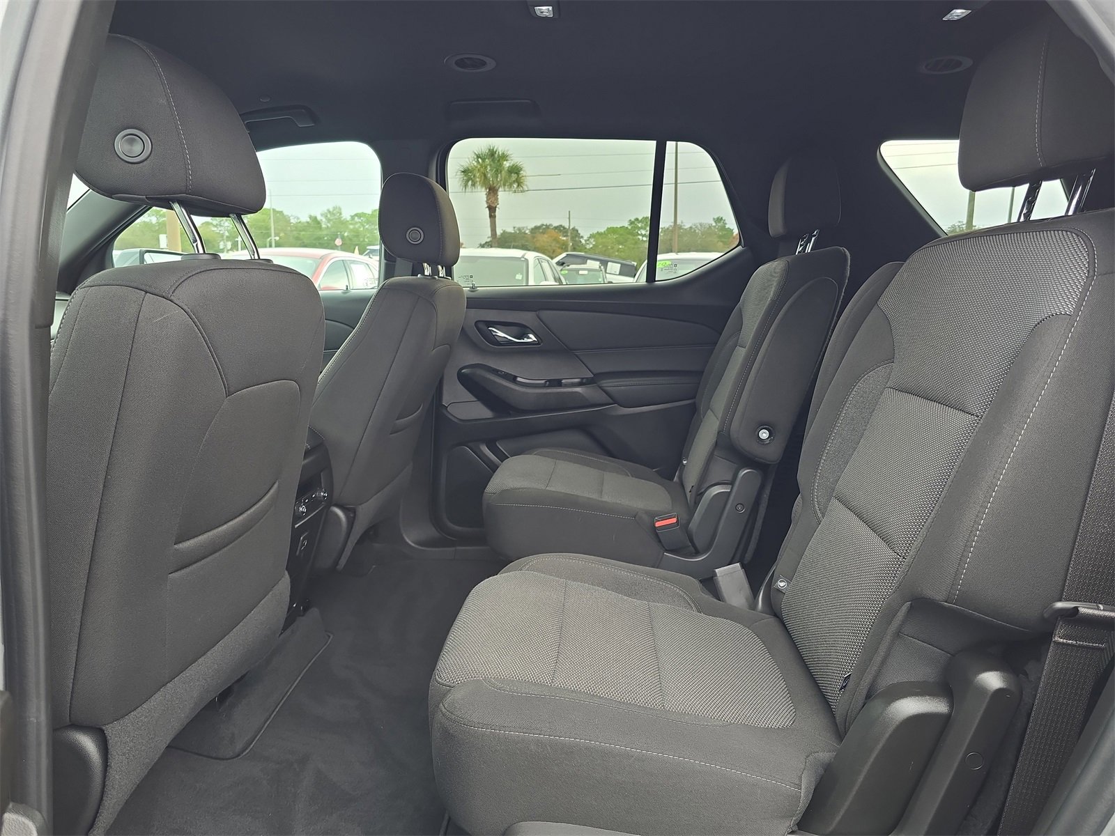 Used 2023 Chevrolet Traverse LT w/ Rear Camera Mirror Package image 12