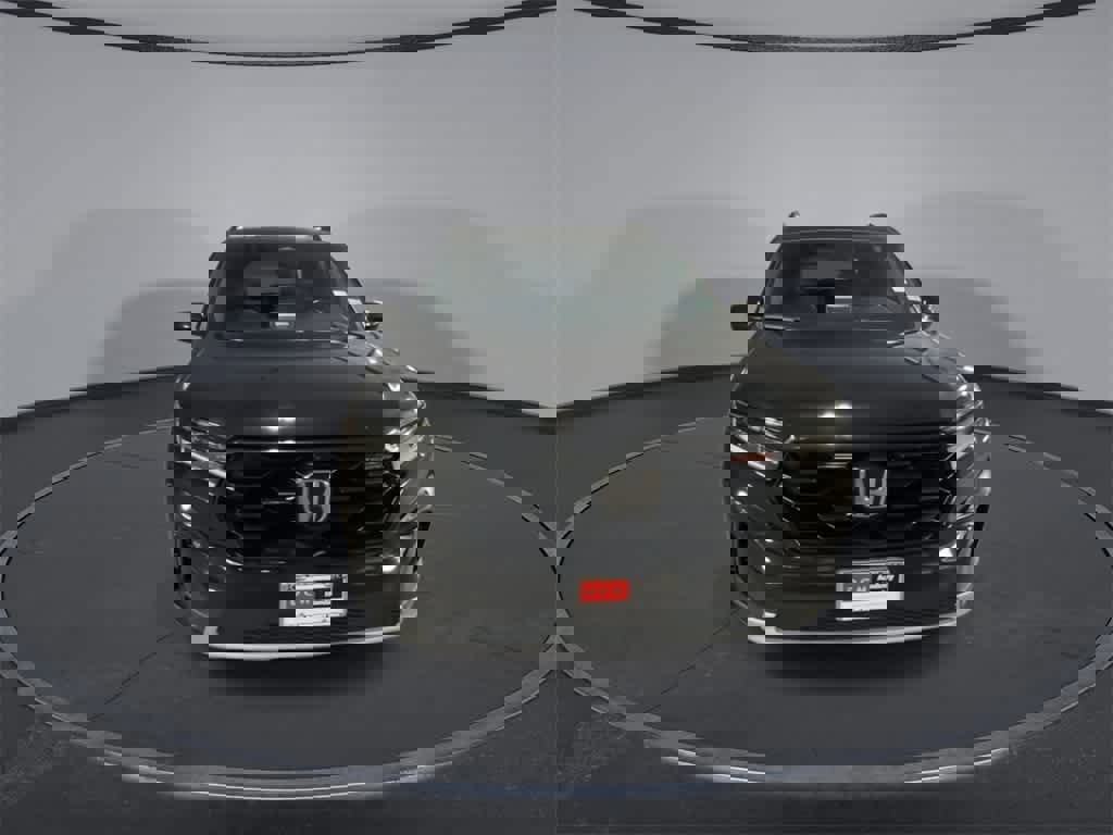 Used 2023 Honda Pilot TrailSport image 3