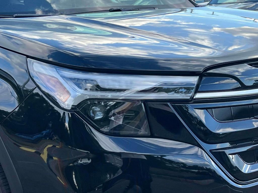 New 2025 Subaru Forester Touring image 7