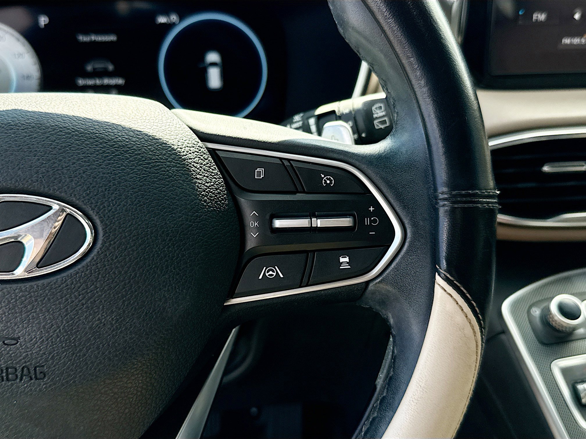 Used 2022 Hyundai Santa Fe SEL w/ Convenience + Premium Package image 39