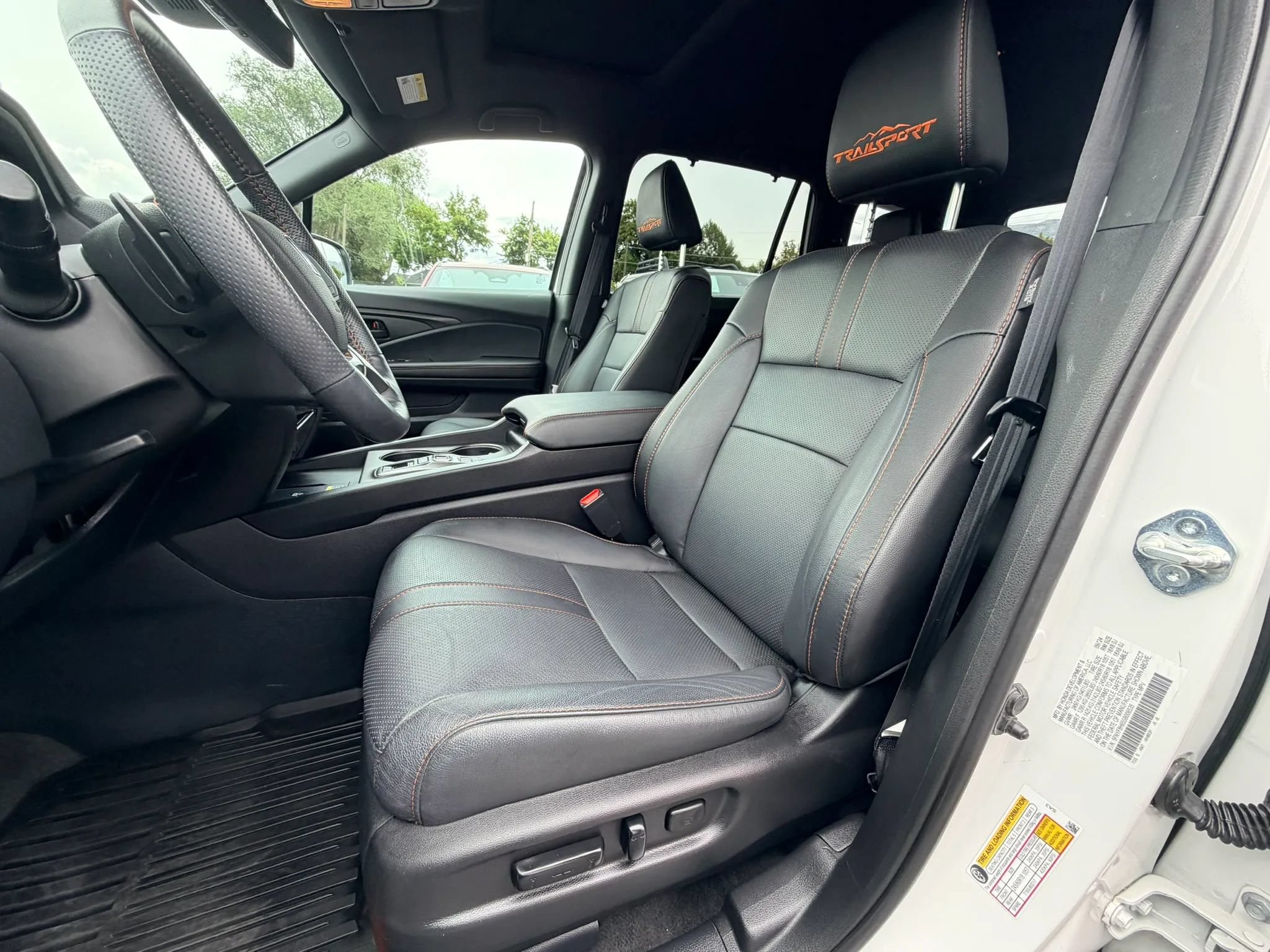 Used 2025 Honda Passport TrailSport image 11