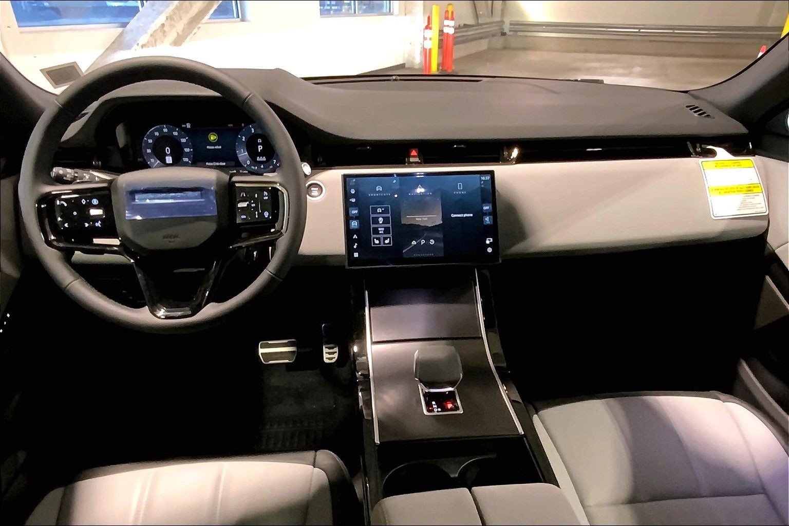 New 2026 Land Rover Range Rover Evoque Dynamic SE image 5