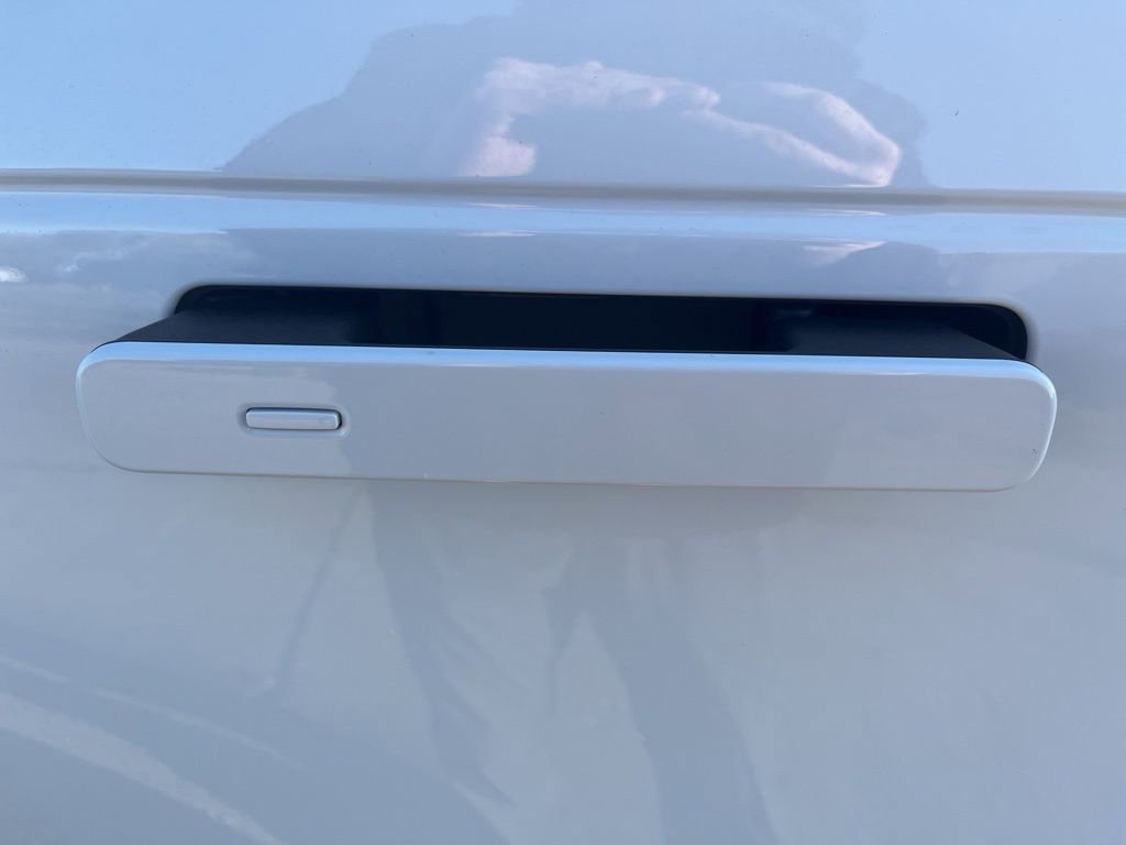 Used 2023 Land Rover Range Rover Velar R-Dynamic S image 42