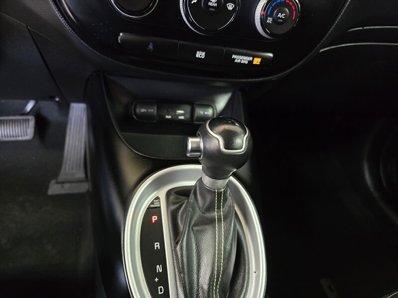 Used 2016 Kia Soul + FWD image 21