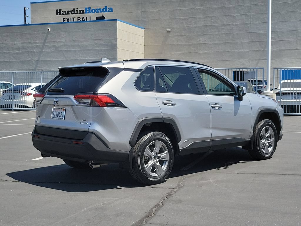 Used 2024 Toyota RAV4 LE AWD/4WD image 5