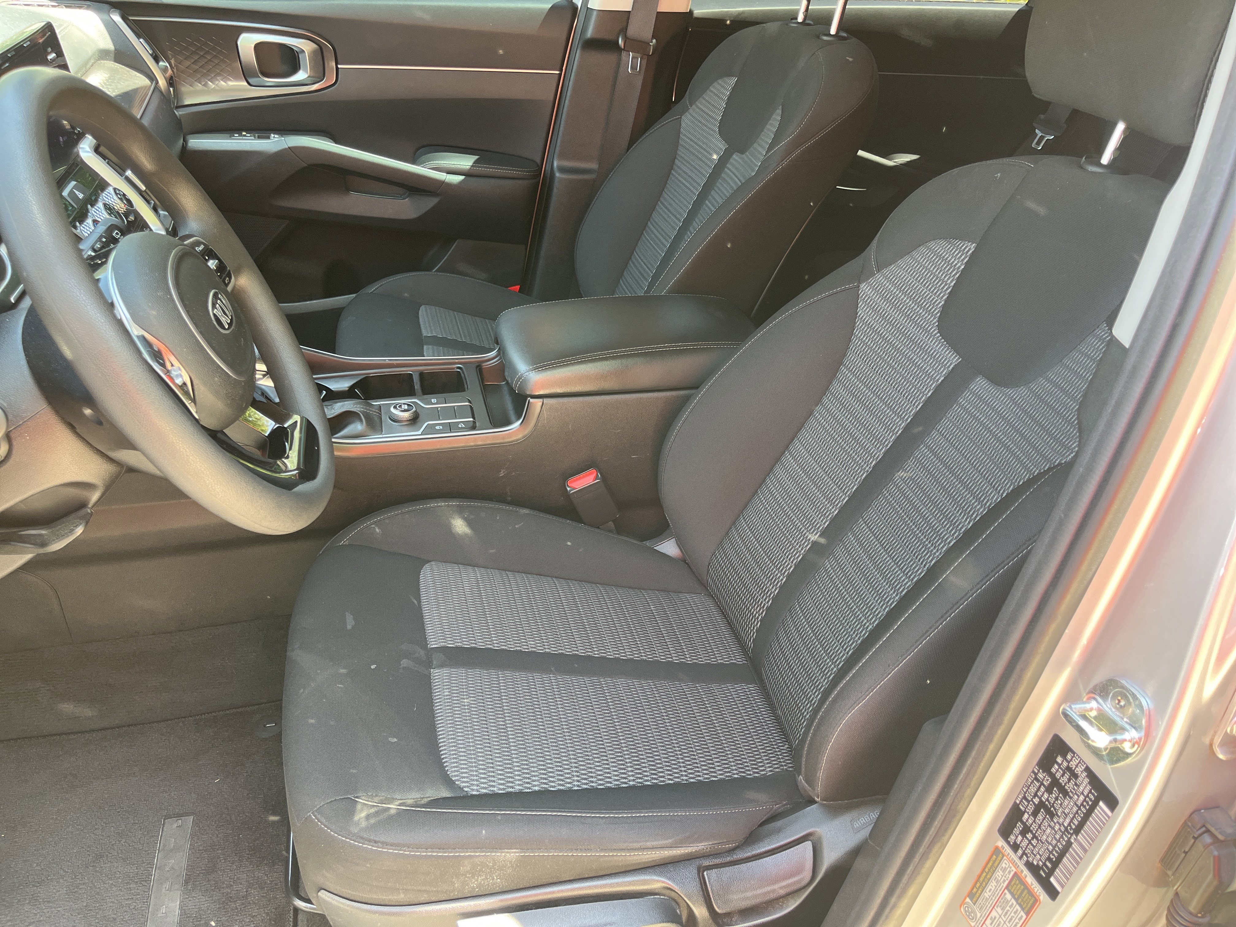 Used 2021 Kia Sorento LX FWD image 14