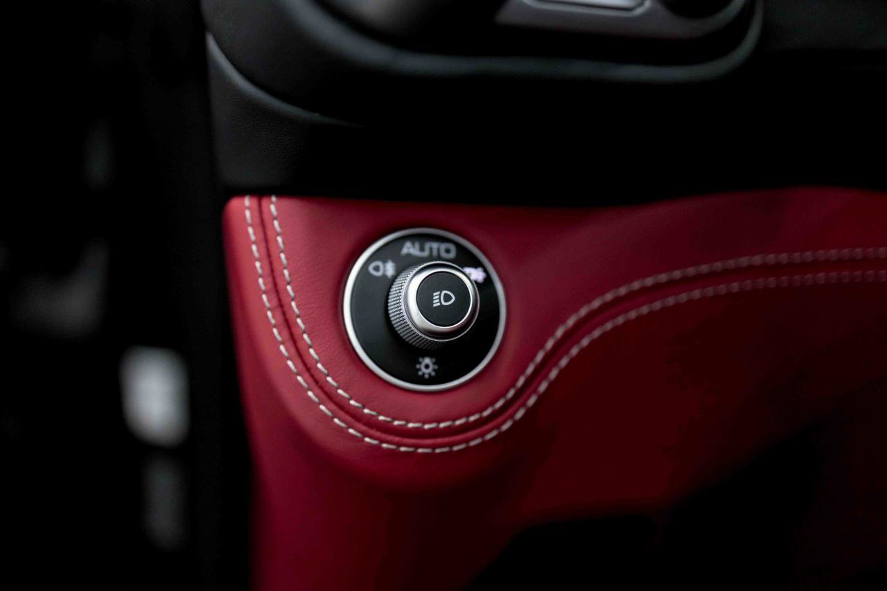 Used 2020 Ferrari Portofino RWD image 69