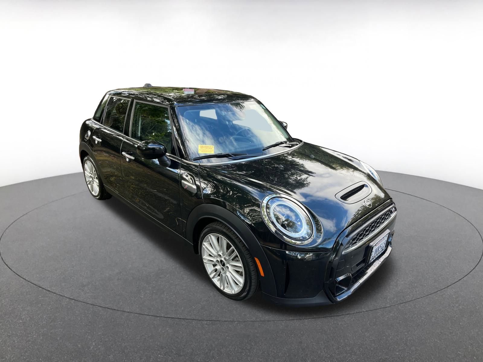 Used 2024 MINI Cooper S image 1