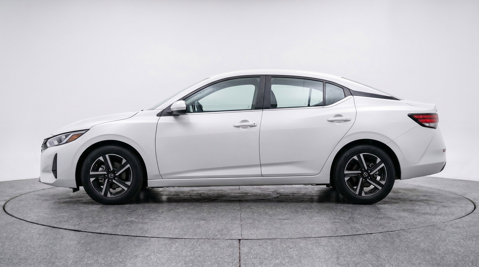 Used 2025 Nissan Sentra SV FWD image 5