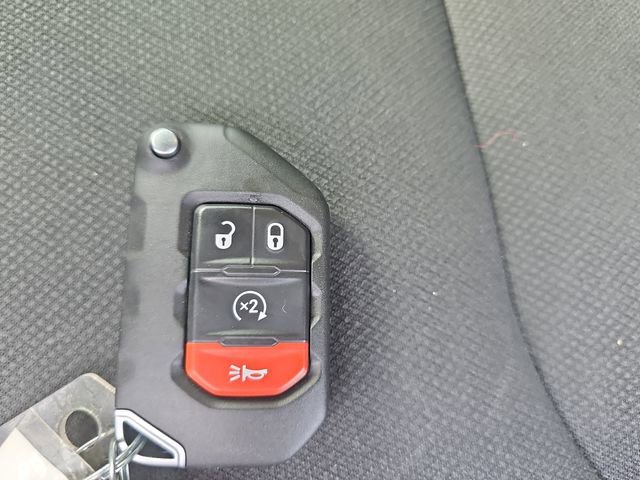 Used 2021 Jeep Gladiator Willys image 33